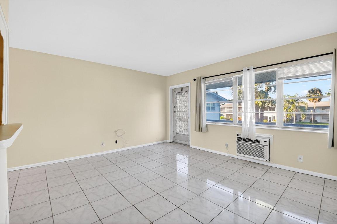 CENTURY VILLAGE - WALTHAM CONDO - Residential Lease