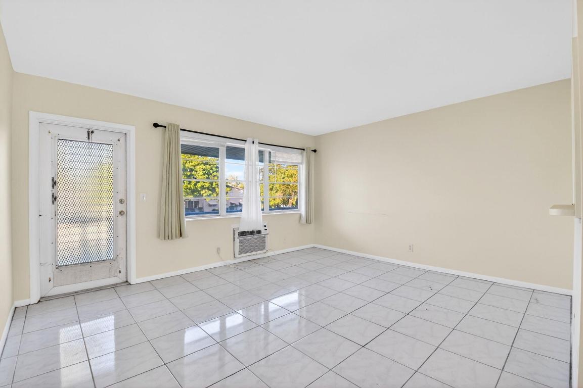 CENTURY VILLAGE - WALTHAM CONDO - Residential Lease