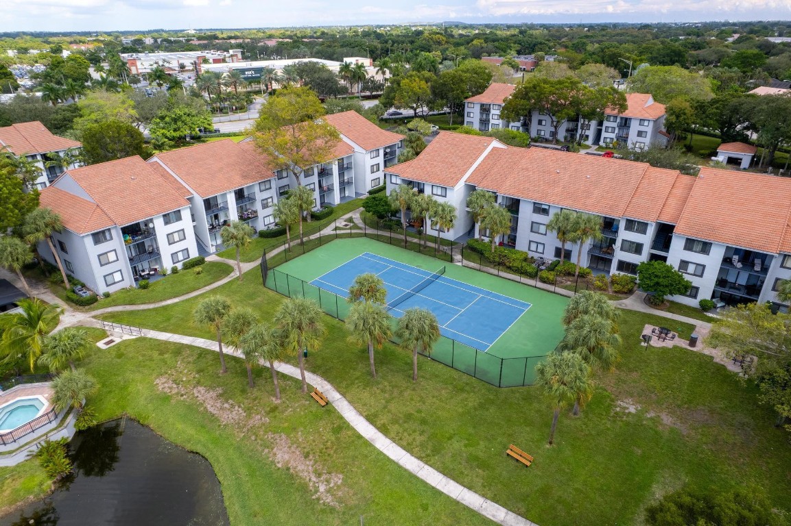 VISCONTI CONDO - Residential