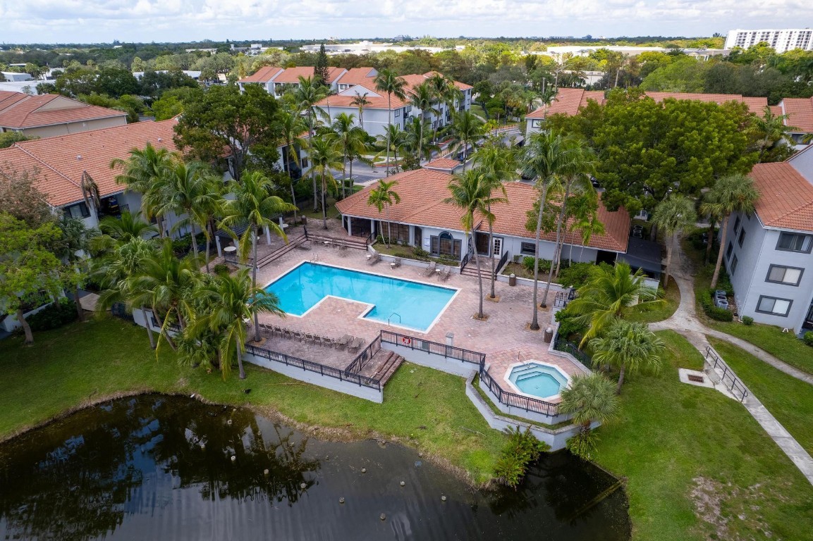 VISCONTI CONDO - Residential