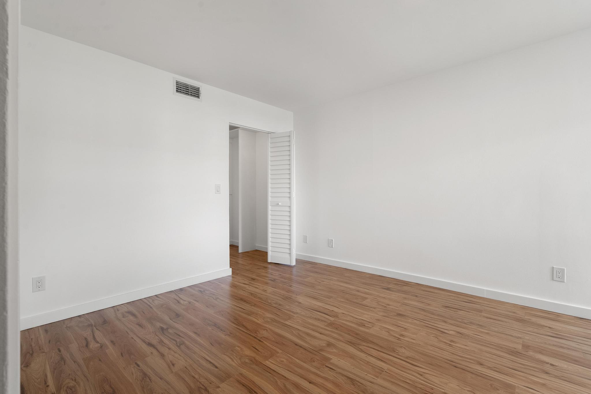 VISCONTI CONDO - Residential