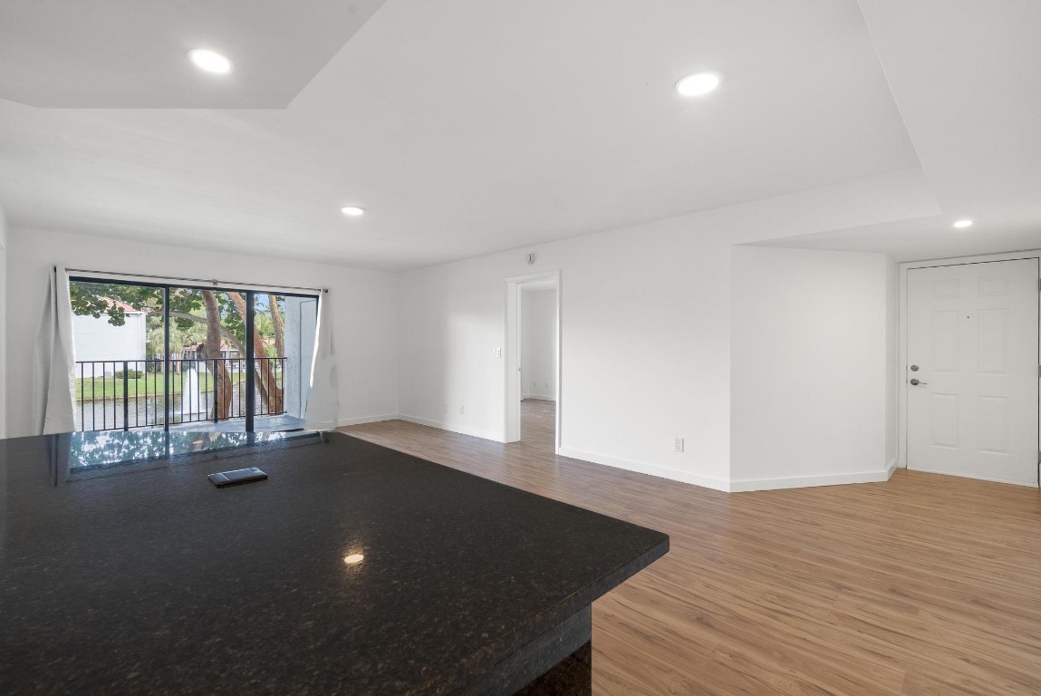 VISCONTI CONDO - Residential