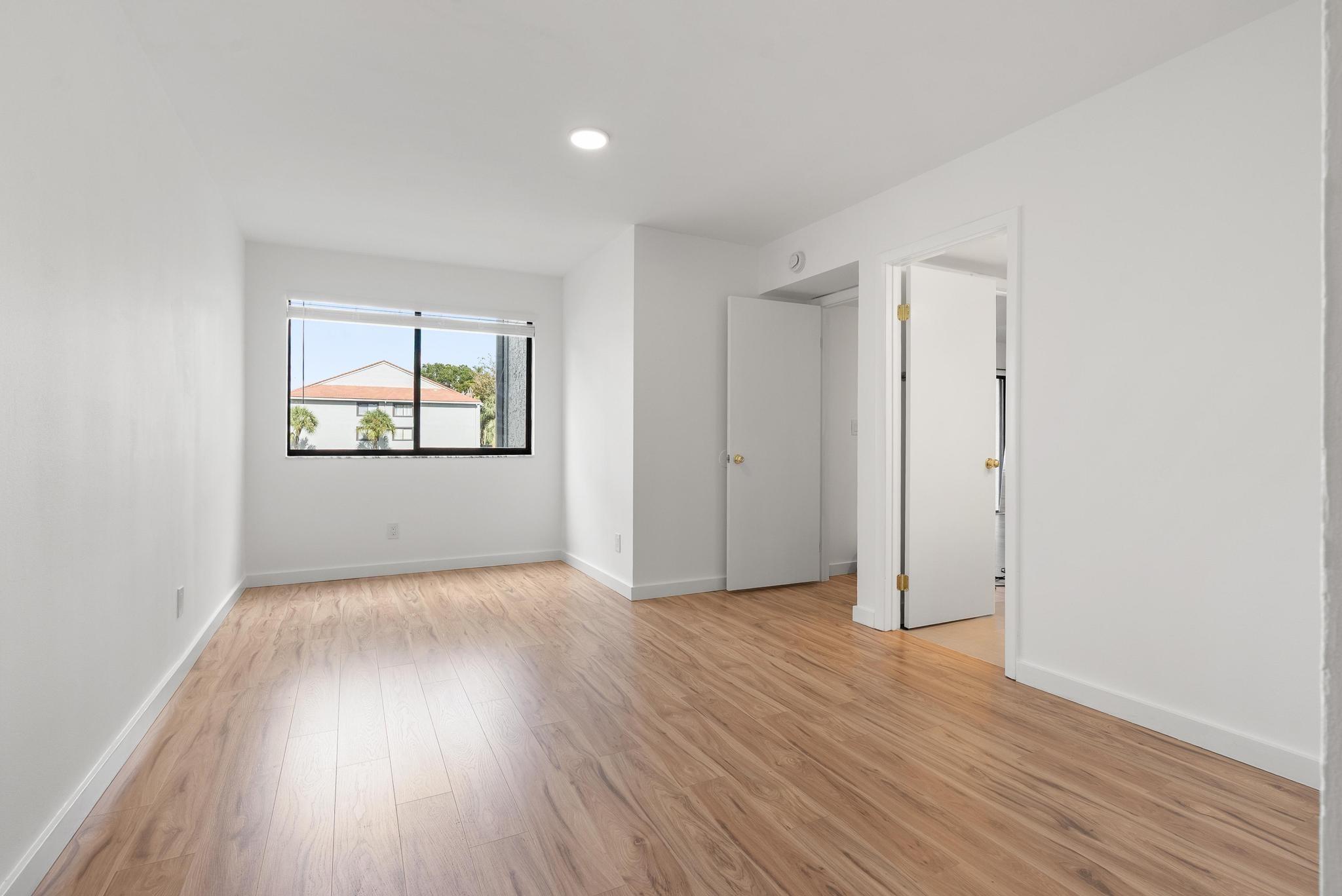 VISCONTI CONDO - Residential