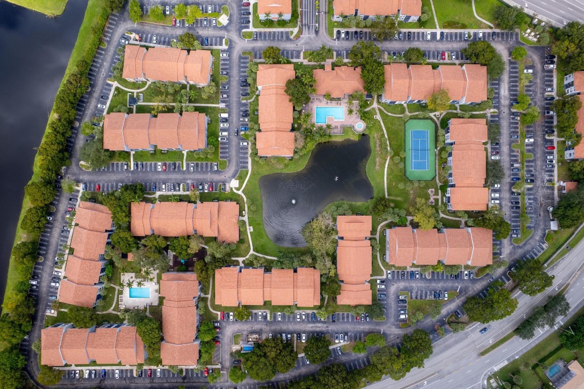 VISCONTI CONDO - Residential