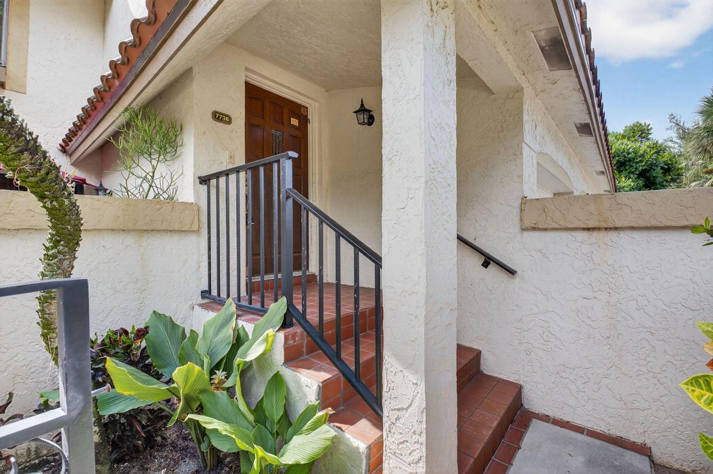 Photo of 7736 La Mirada Drive #7736, Boca Raton, FL 33433 (MLS # R11125527)