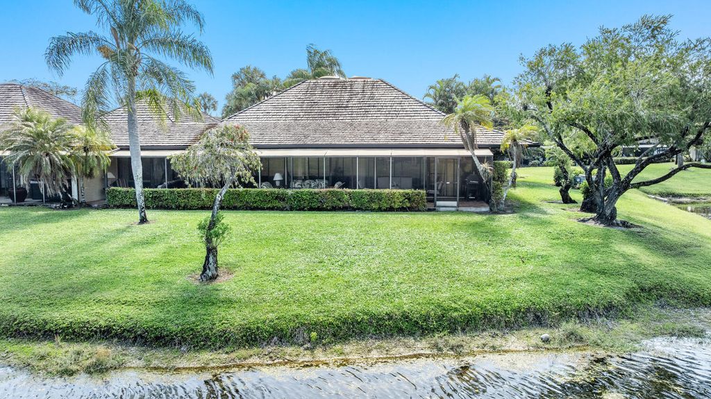 Photo of 11868 Pebblewood Drive, Wellington, FL 33414 (MLS # B26020954)