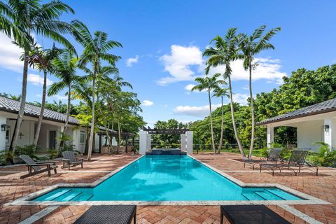 A home in Pinecrest