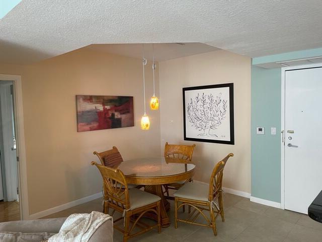 SLADE CONDO - Residential