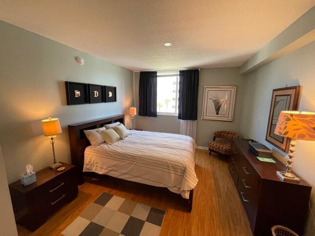 SLADE CONDO - Residential