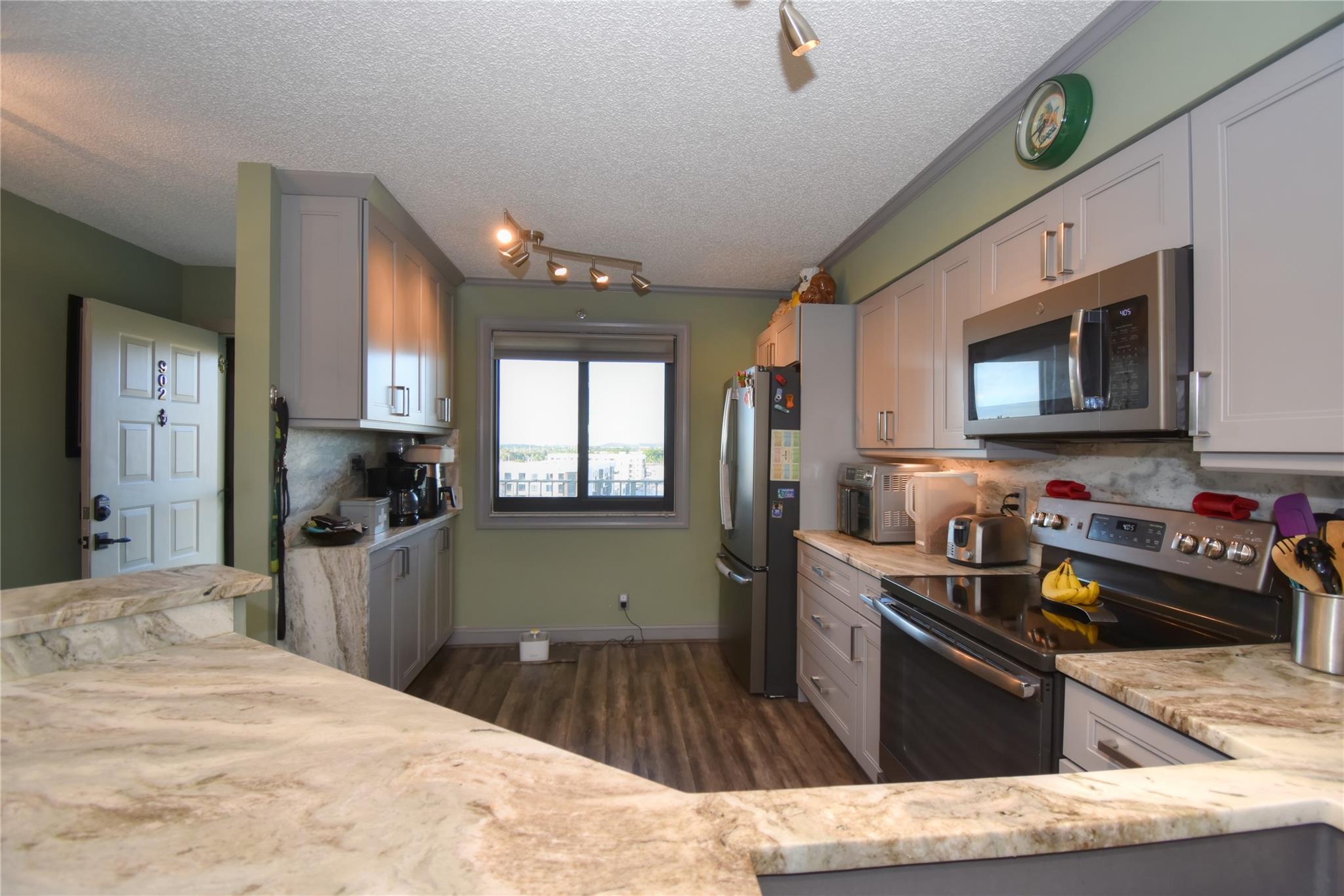 2238 N Cypress Bend Dr 902