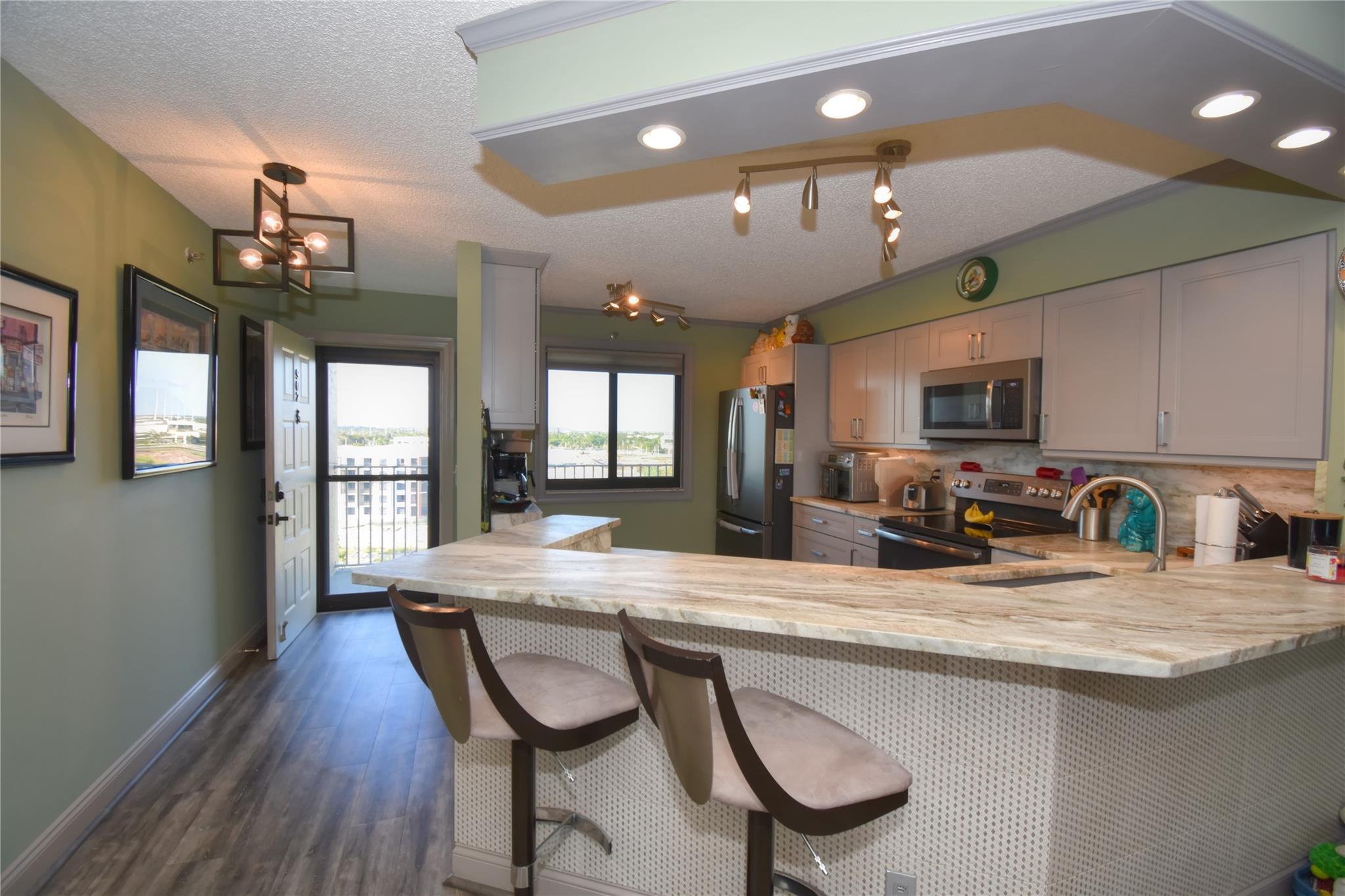 2238 N Cypress Bend Dr 902