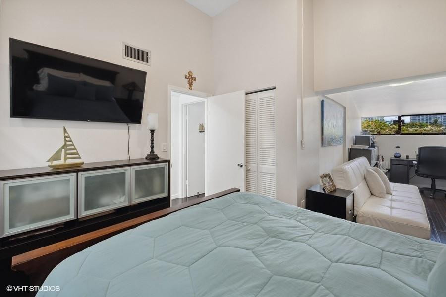 POINCIANA ISLAND - Residential