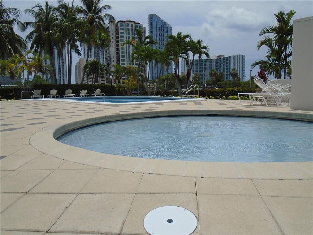 POINCIANA ISLAND - Residential