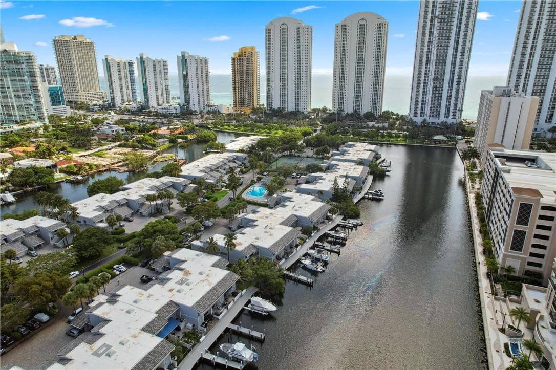 POINCIANA ISLAND - Residential