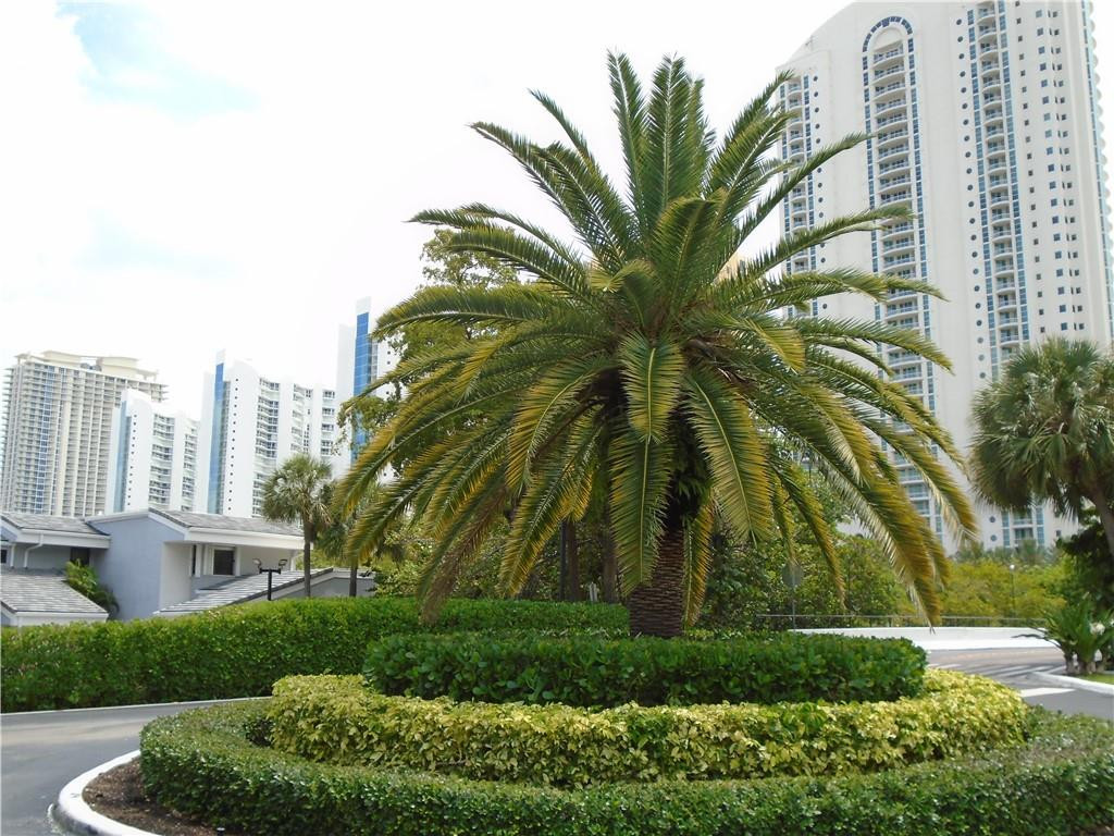 POINCIANA ISLAND - Residential