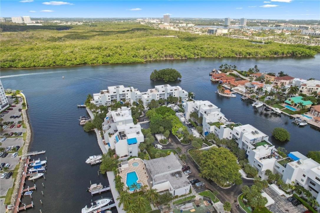 POINCIANA ISLAND - Residential