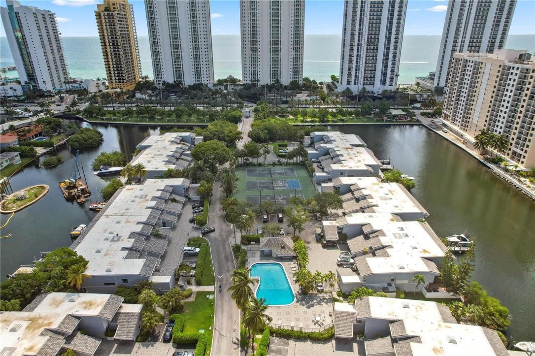 POINCIANA ISLAND - Residential