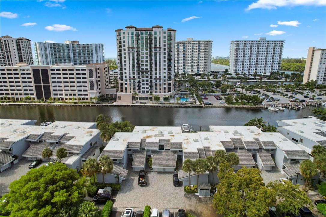 POINCIANA ISLAND - Residential