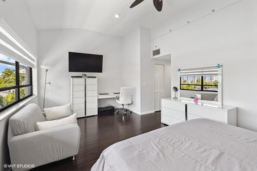 POINCIANA ISLAND - Residential