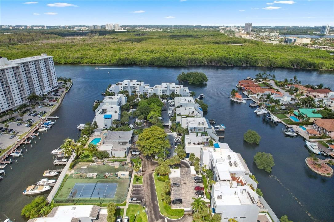 POINCIANA ISLAND - Residential