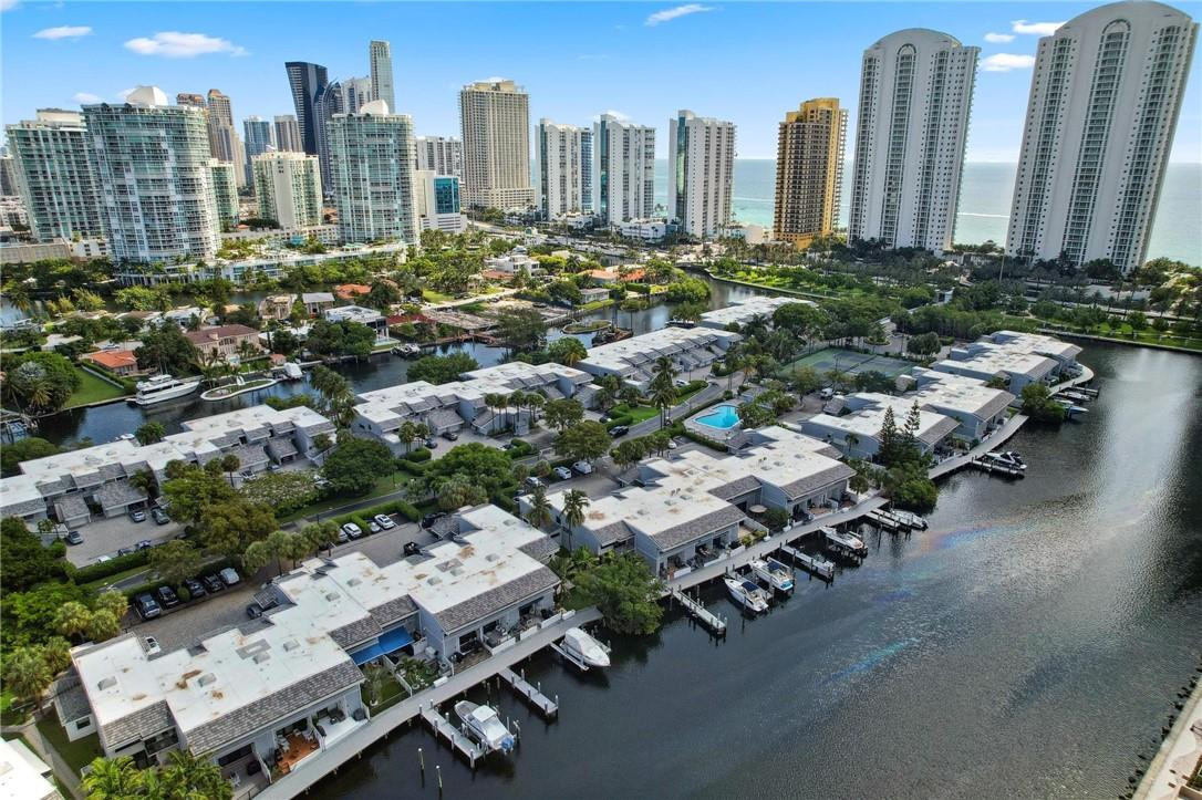 POINCIANA ISLAND - Residential