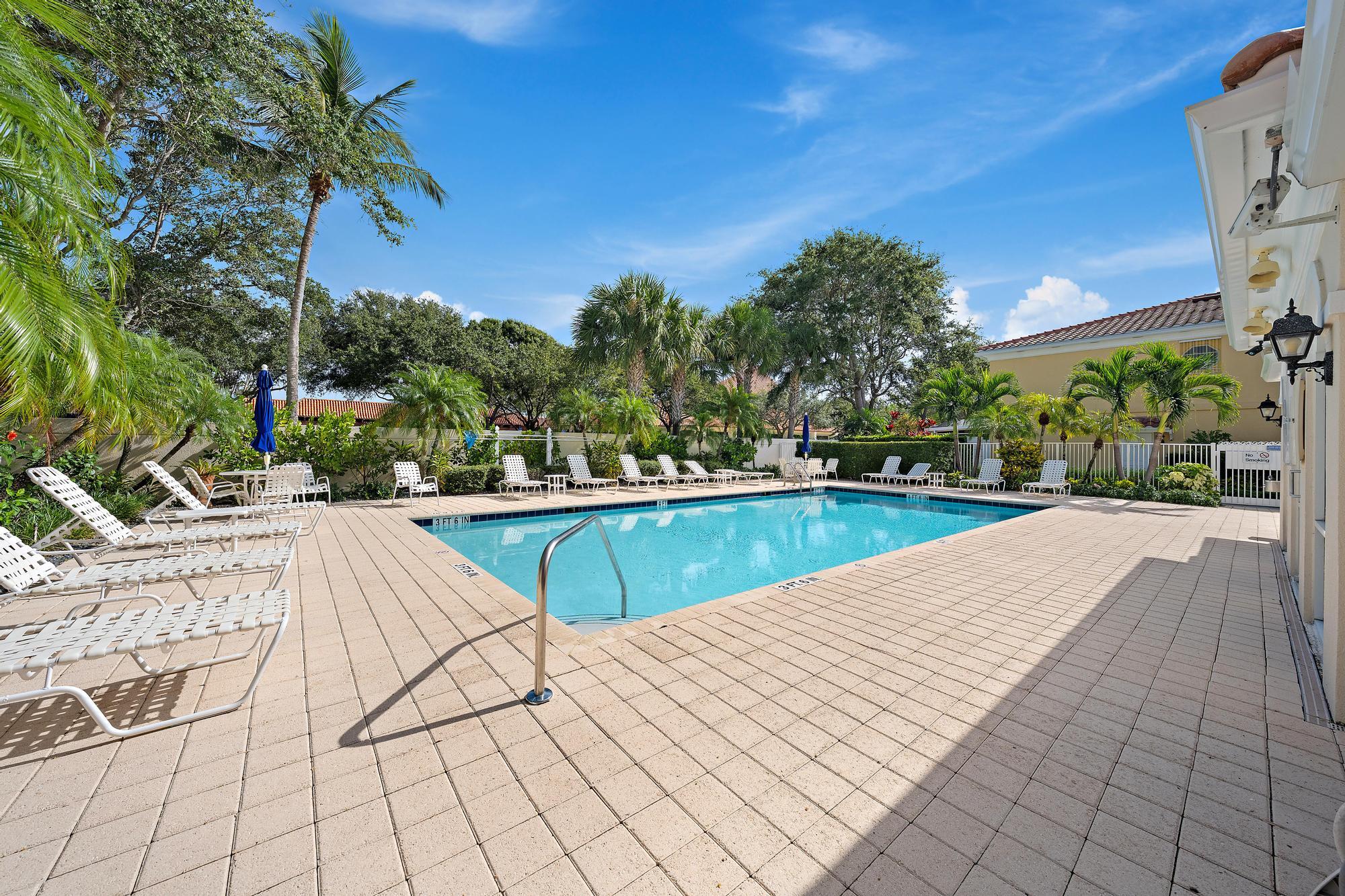 79 TALL OAKS Circle