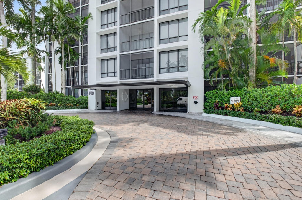 Photo of 7786 Lakeside Boulevard #634, Boca Raton, FL 33434 (MLS # B26074846)