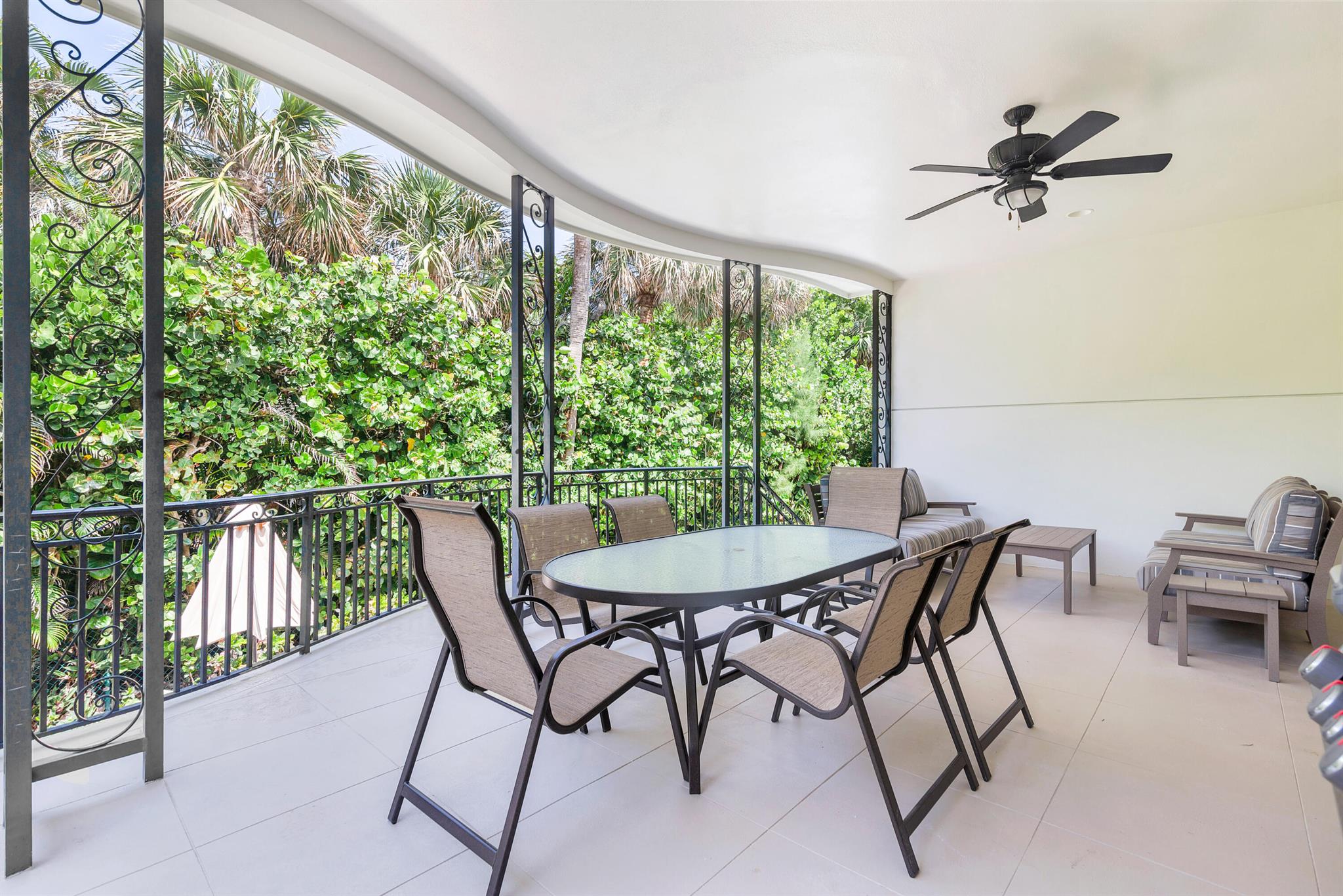 ESPLANADE ESTATES - Residential Lease