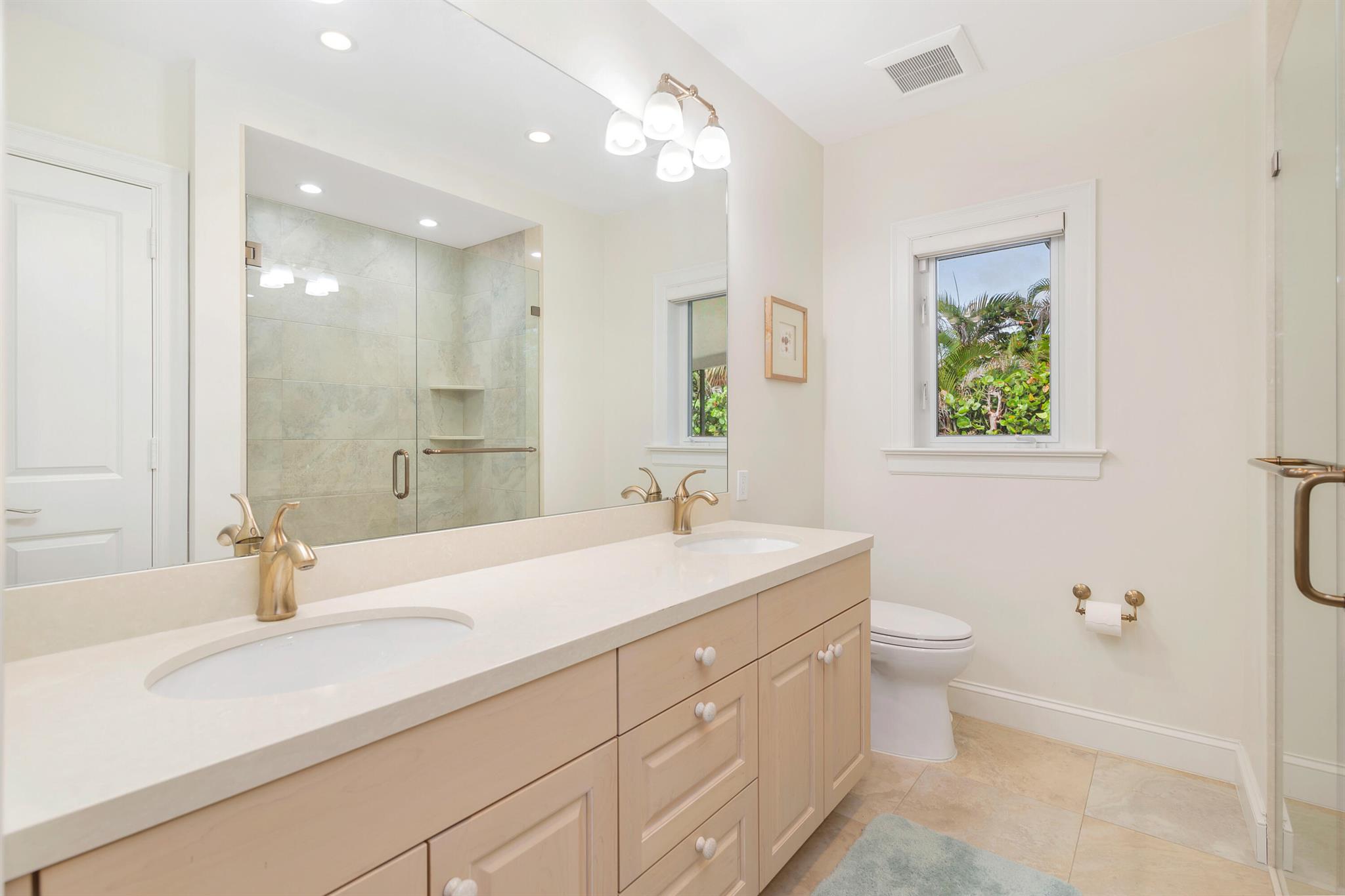 ESPLANADE ESTATES - Residential Lease