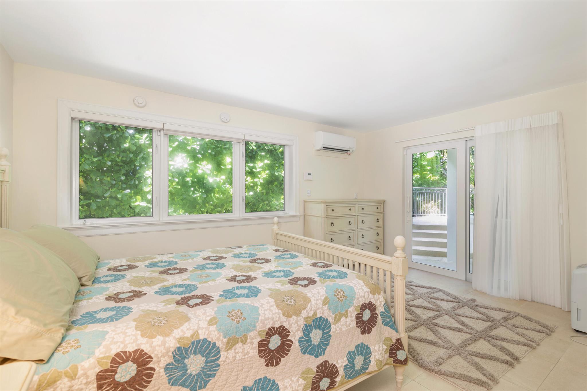 ESPLANADE ESTATES - Residential Lease