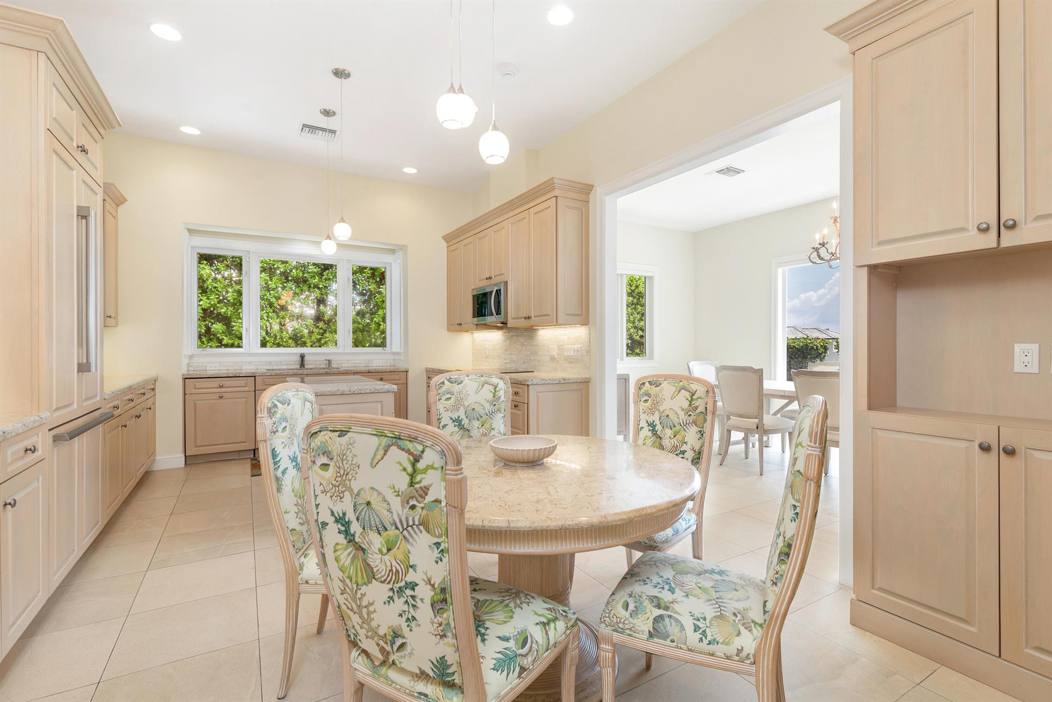 ESPLANADE ESTATES - Residential Lease