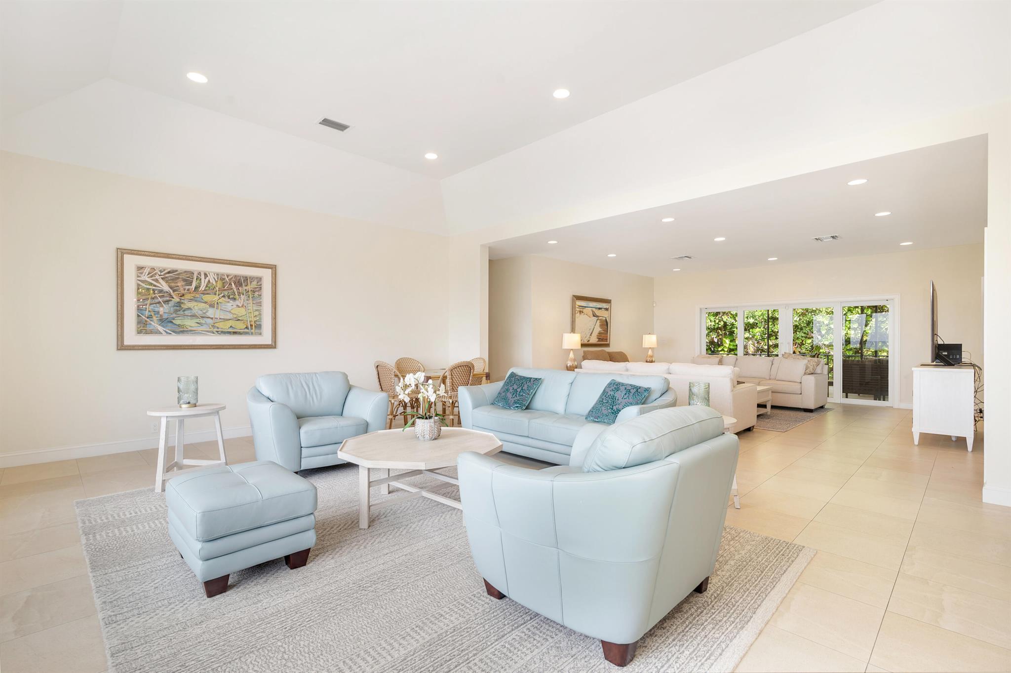 ESPLANADE ESTATES - Residential Lease