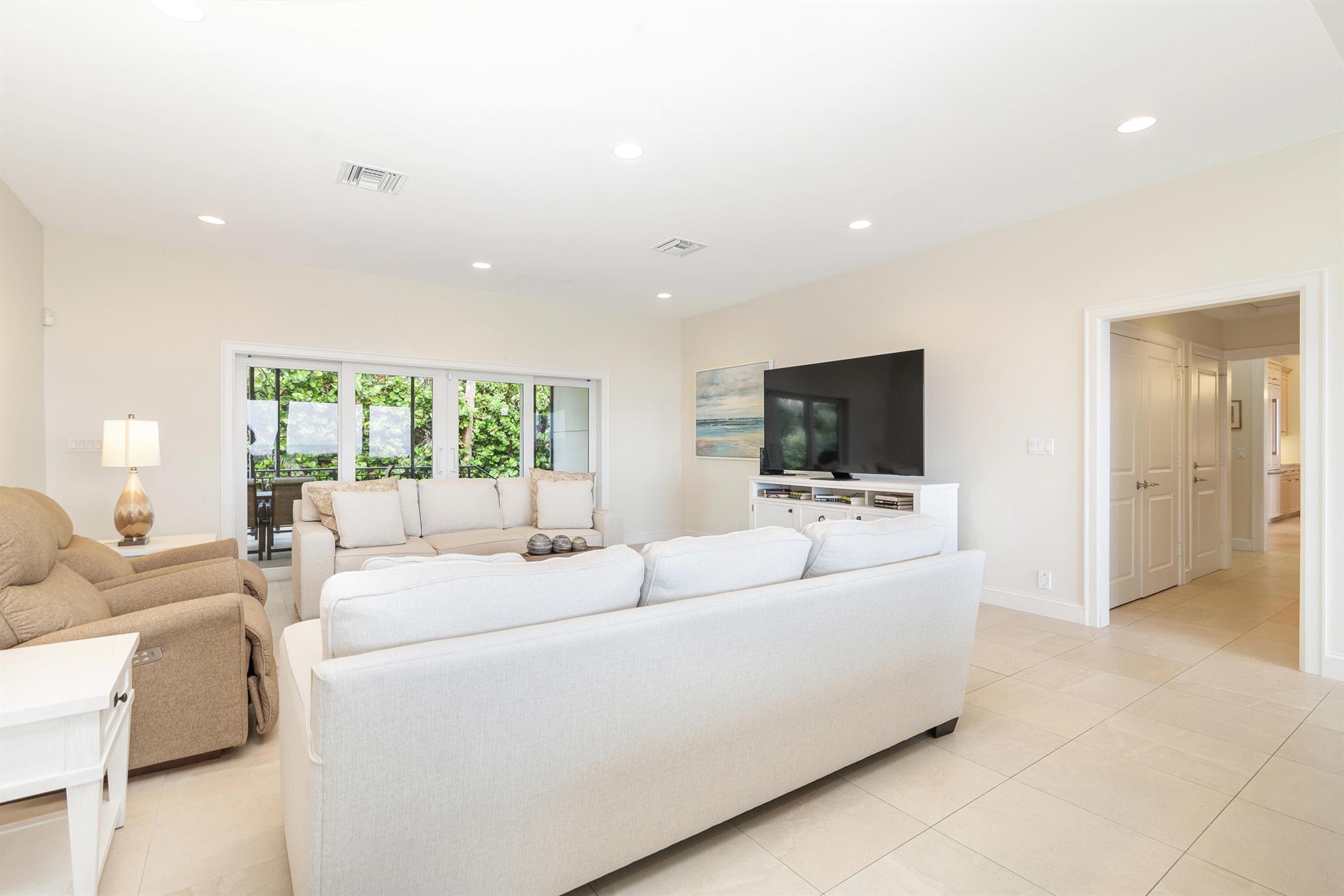 ESPLANADE ESTATES - Residential Lease