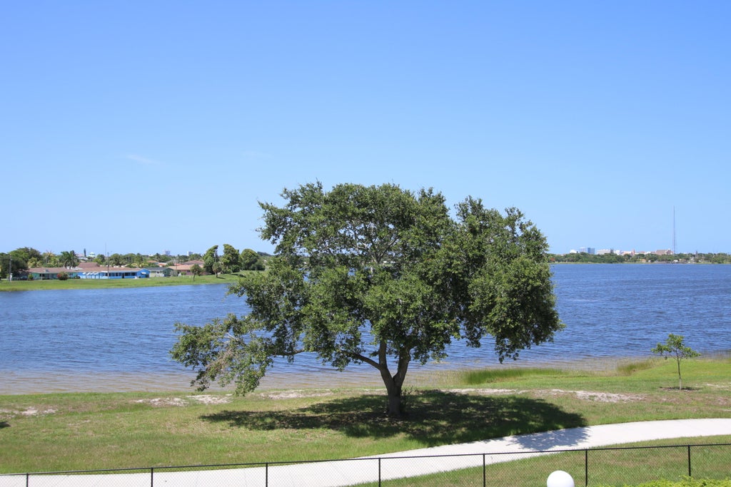 Photo of 470 Executive Center Drive #3b, West Palm Beach, FL 33401 (MLS # B26038474)