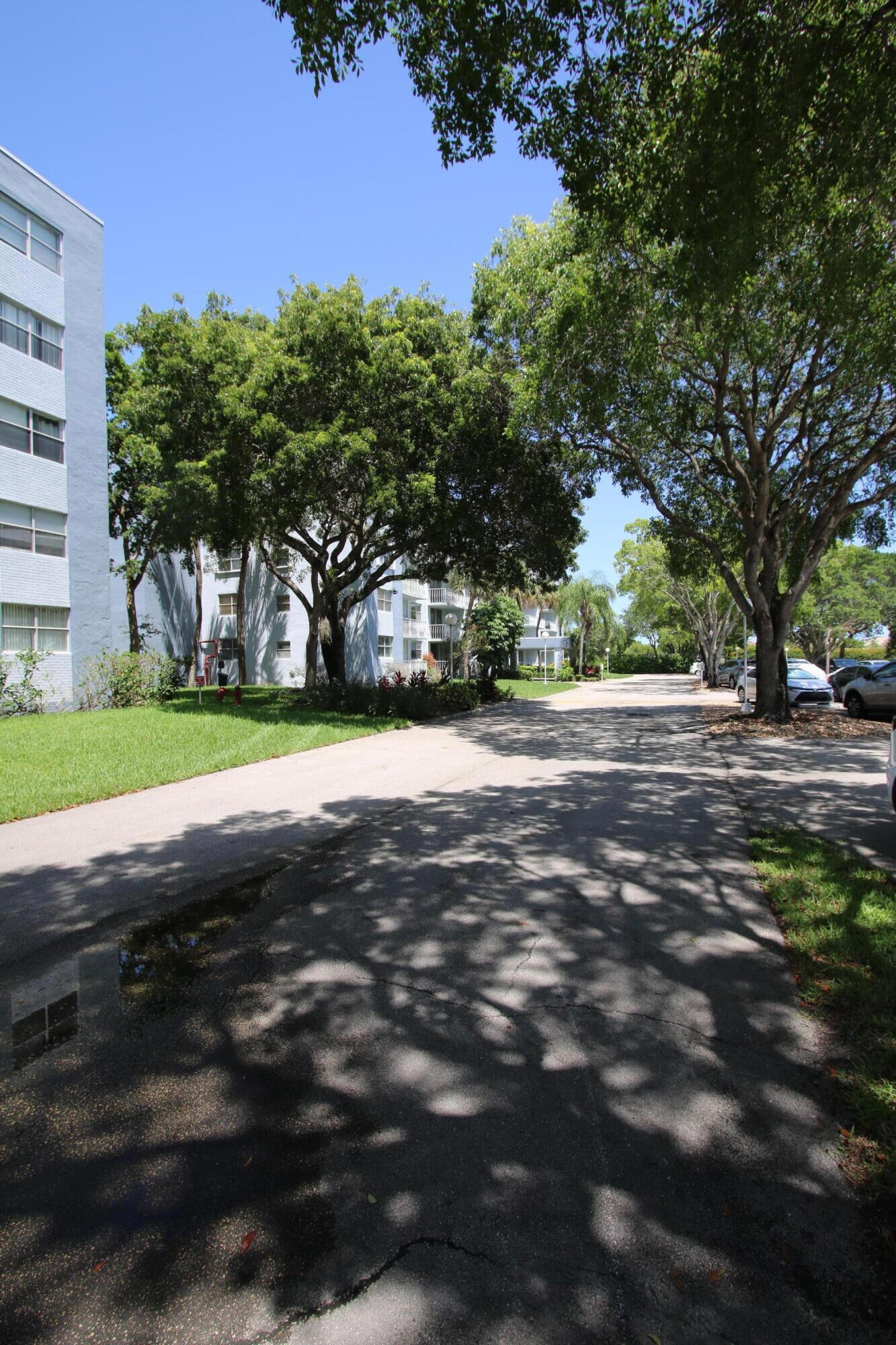470 Executive Center Drive 3b