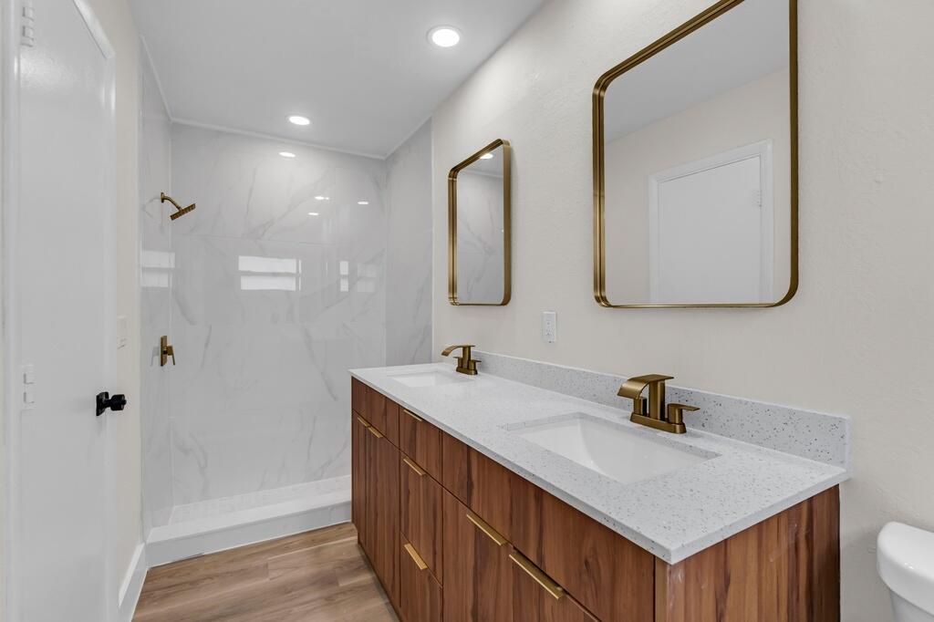 KENNILWORTH TOWNHOUSES - Residential