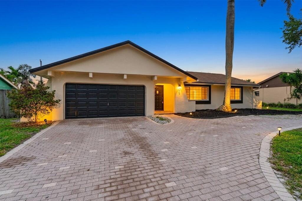 KENNILWORTH TOWNHOUSES - Residential