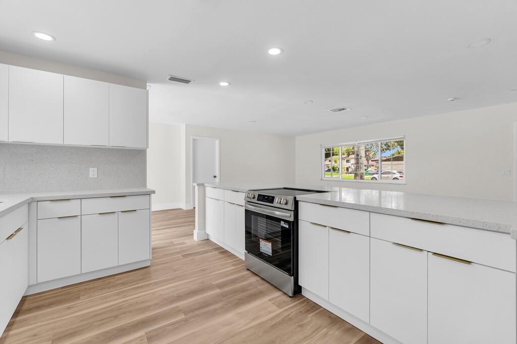 KENNILWORTH TOWNHOUSES - Residential