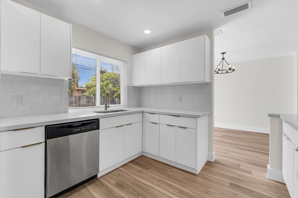 KENNILWORTH TOWNHOUSES - Residential