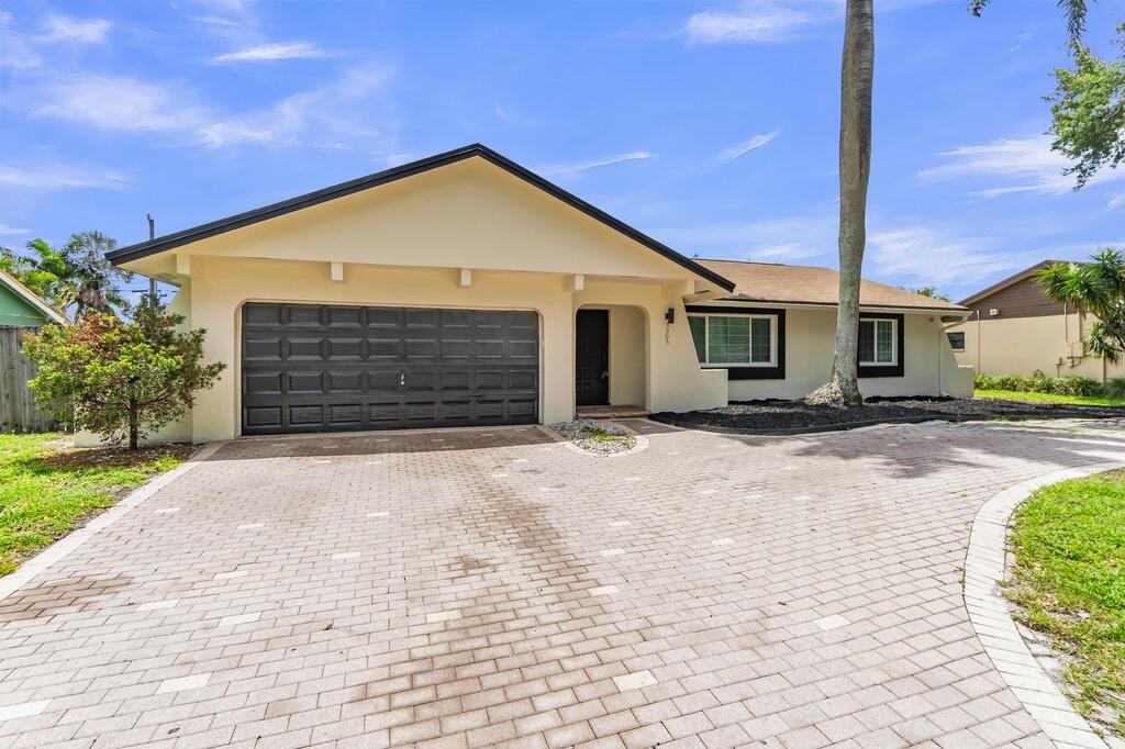 KENNILWORTH TOWNHOUSES - Residential