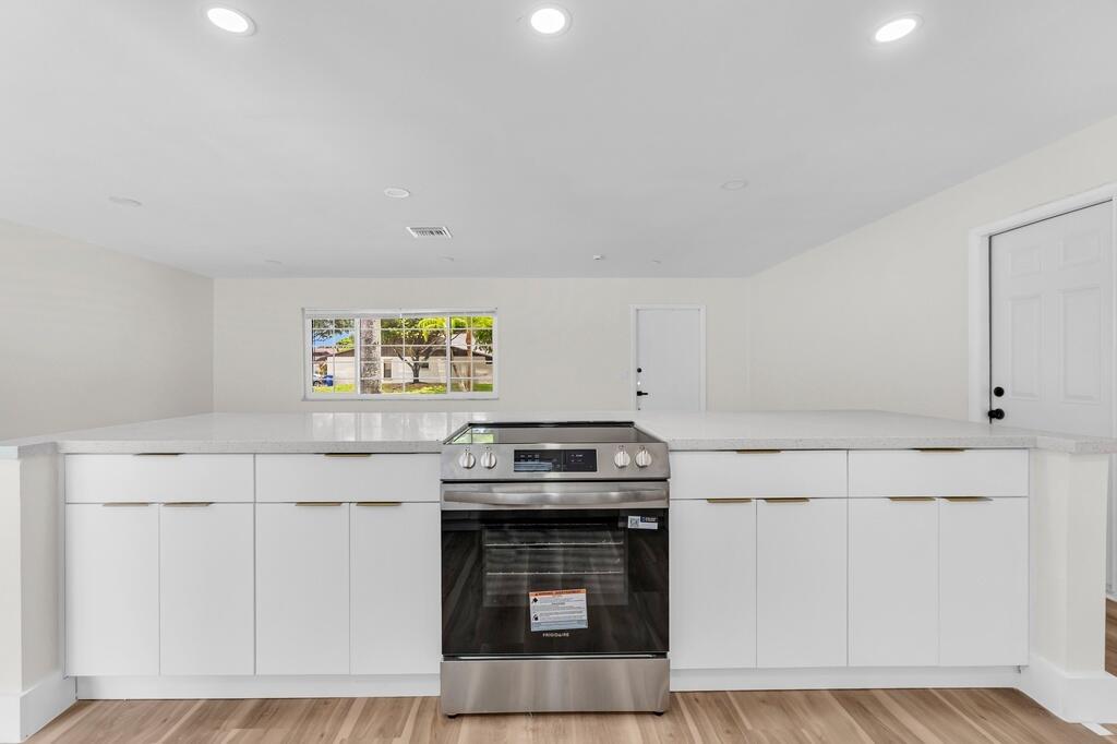 KENNILWORTH TOWNHOUSES - Residential