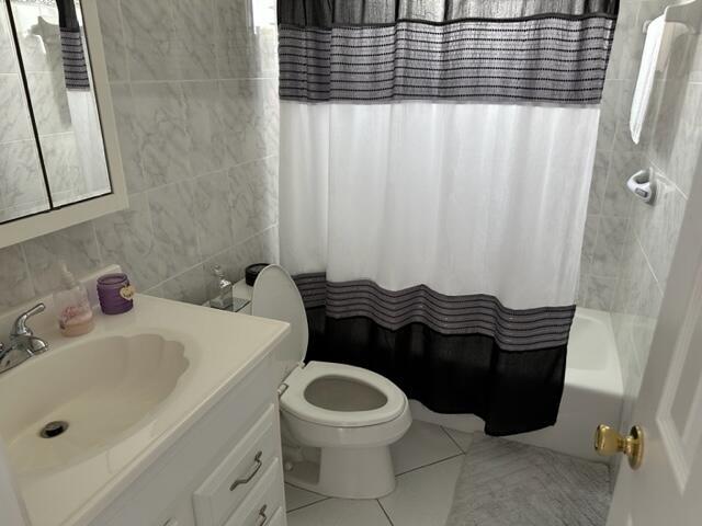 CAMELOT VILLAGE SEC 1 - Residential Lease