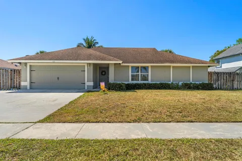 103 Queens Lane, Royal Palm Beach, FL MLS: R11072360