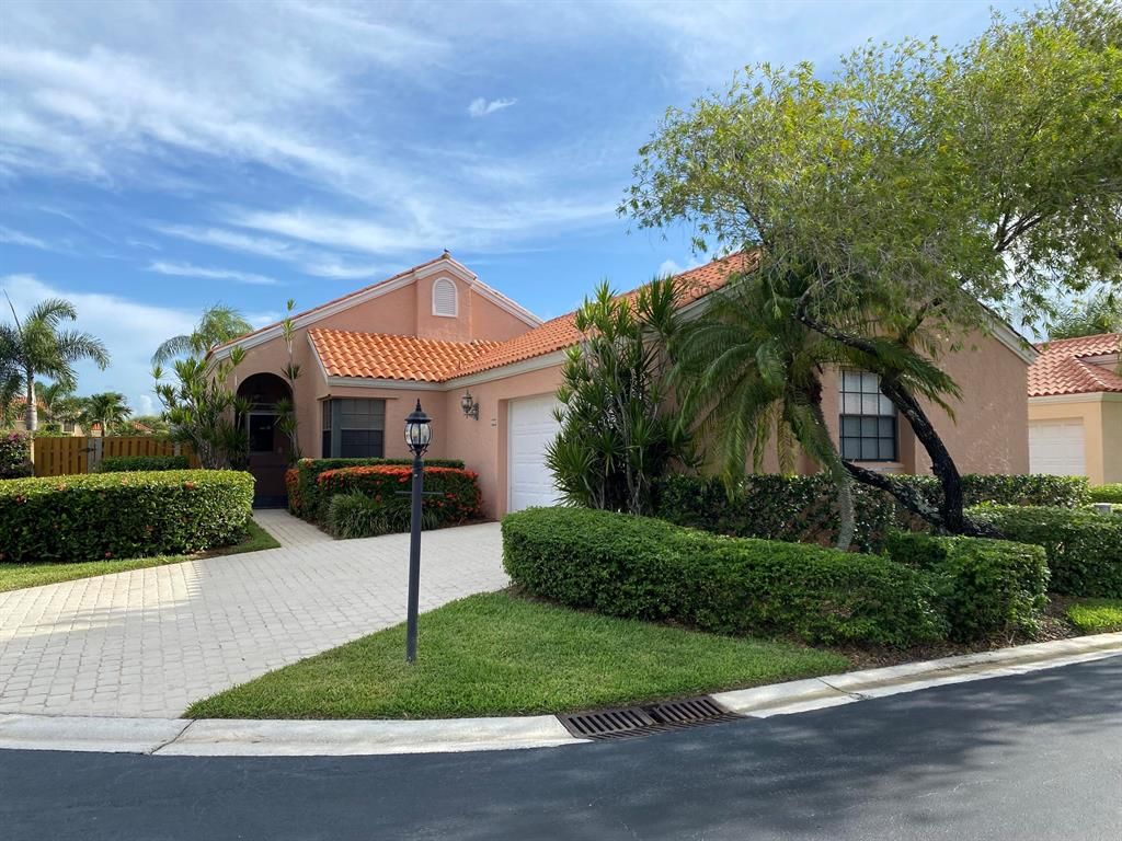 Photo of 2670 Mikasa Drive Dr, Palm Beach Gardens, FL 33410 (MLS # R10822699)
