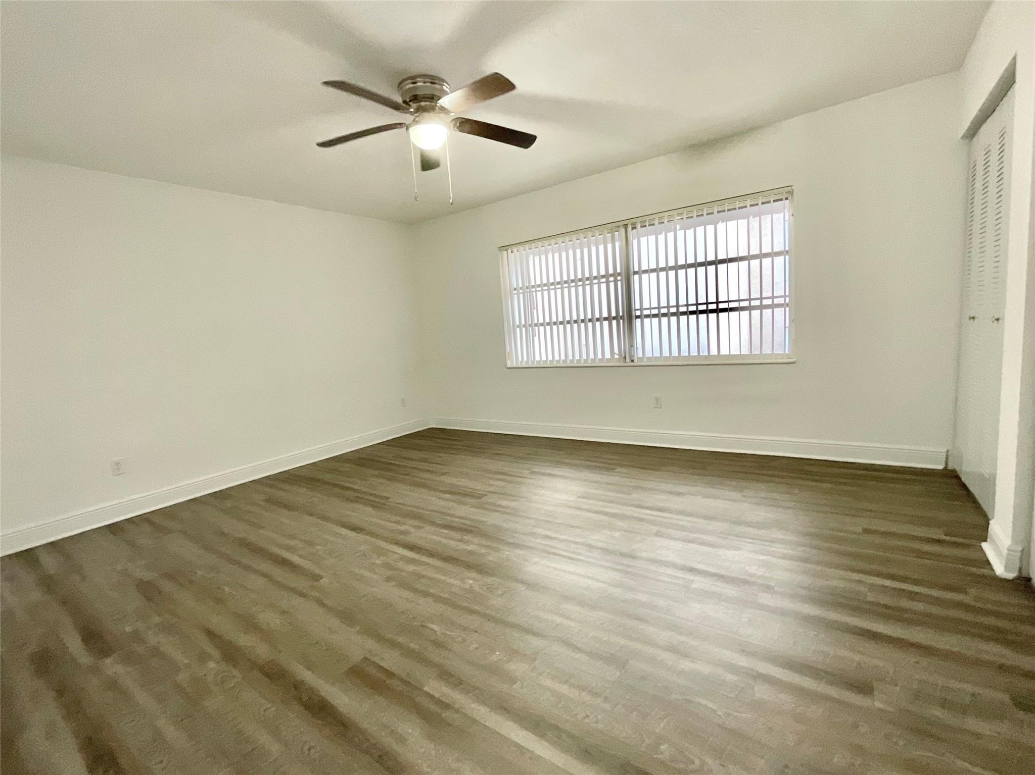 9357 SW 77 Ave 95-1038