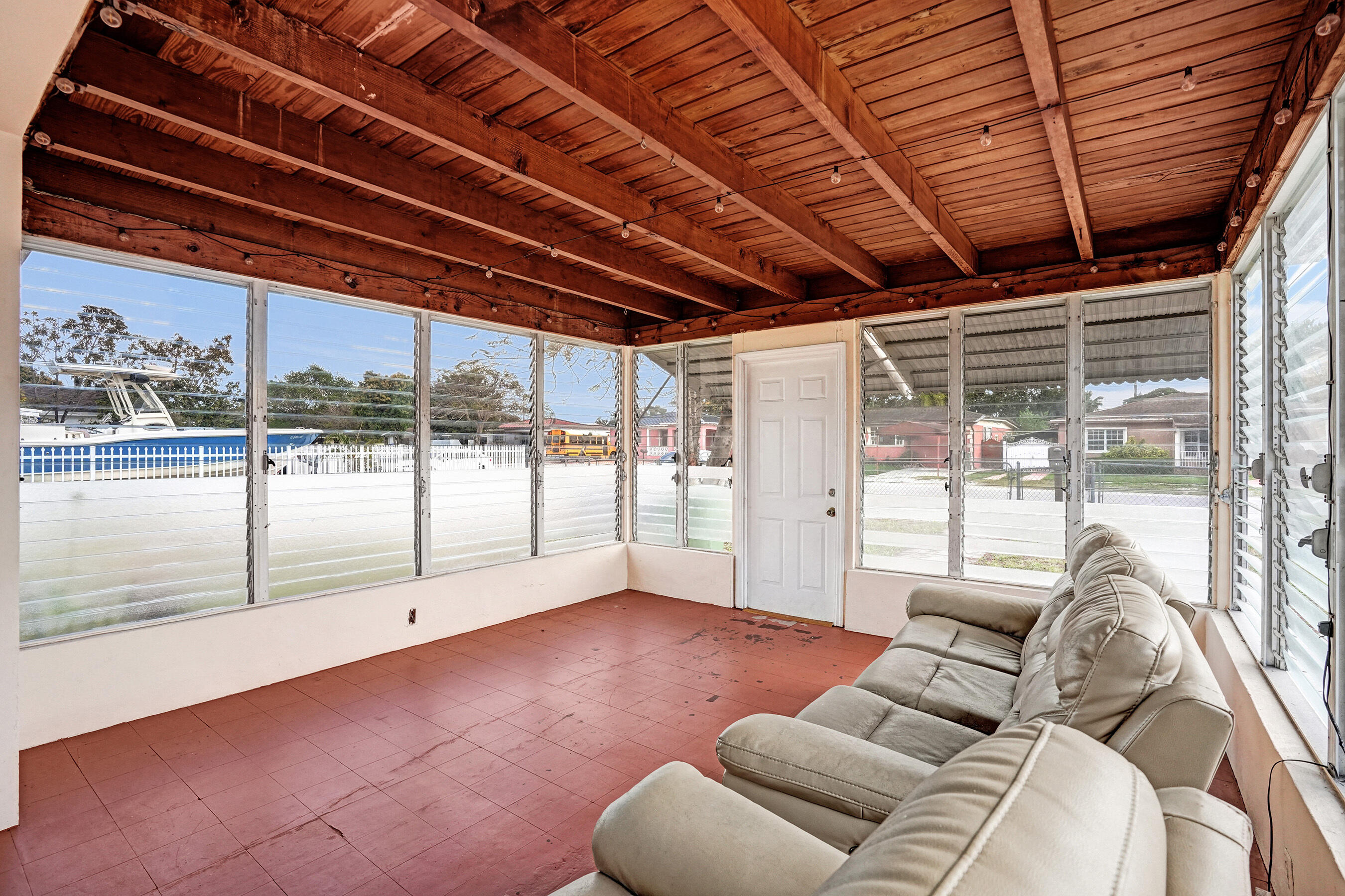 4TH AVENUE EXTENSION - Residential