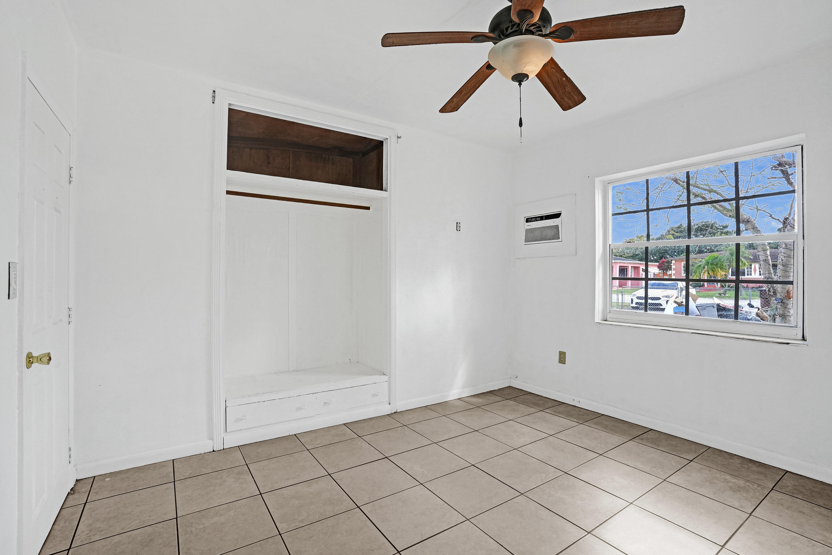 4TH AVENUE EXTENSION - Residential