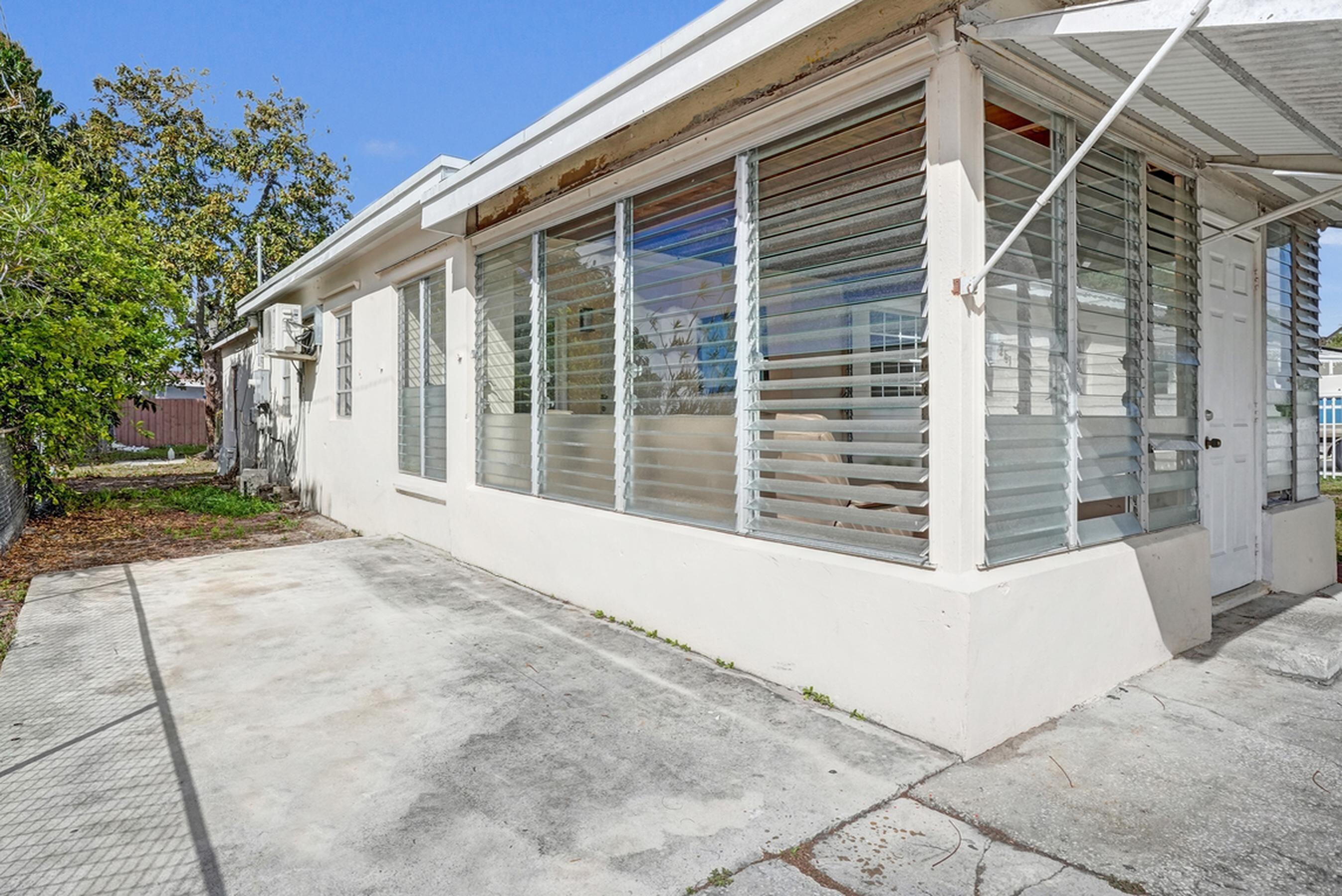 4TH AVENUE EXTENSION - Residential