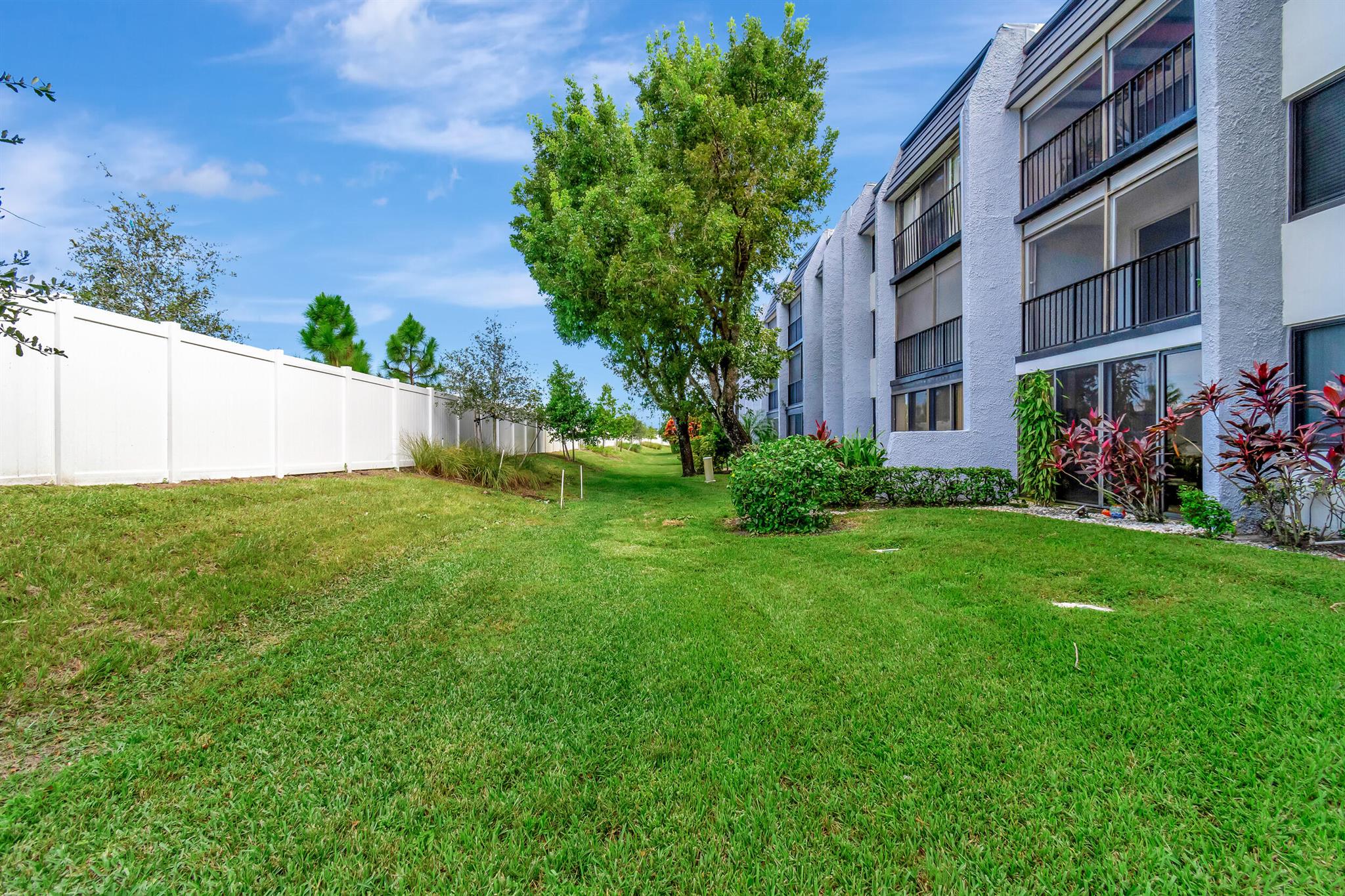 FOUNTAINS OF PALM BEACH C - Residential