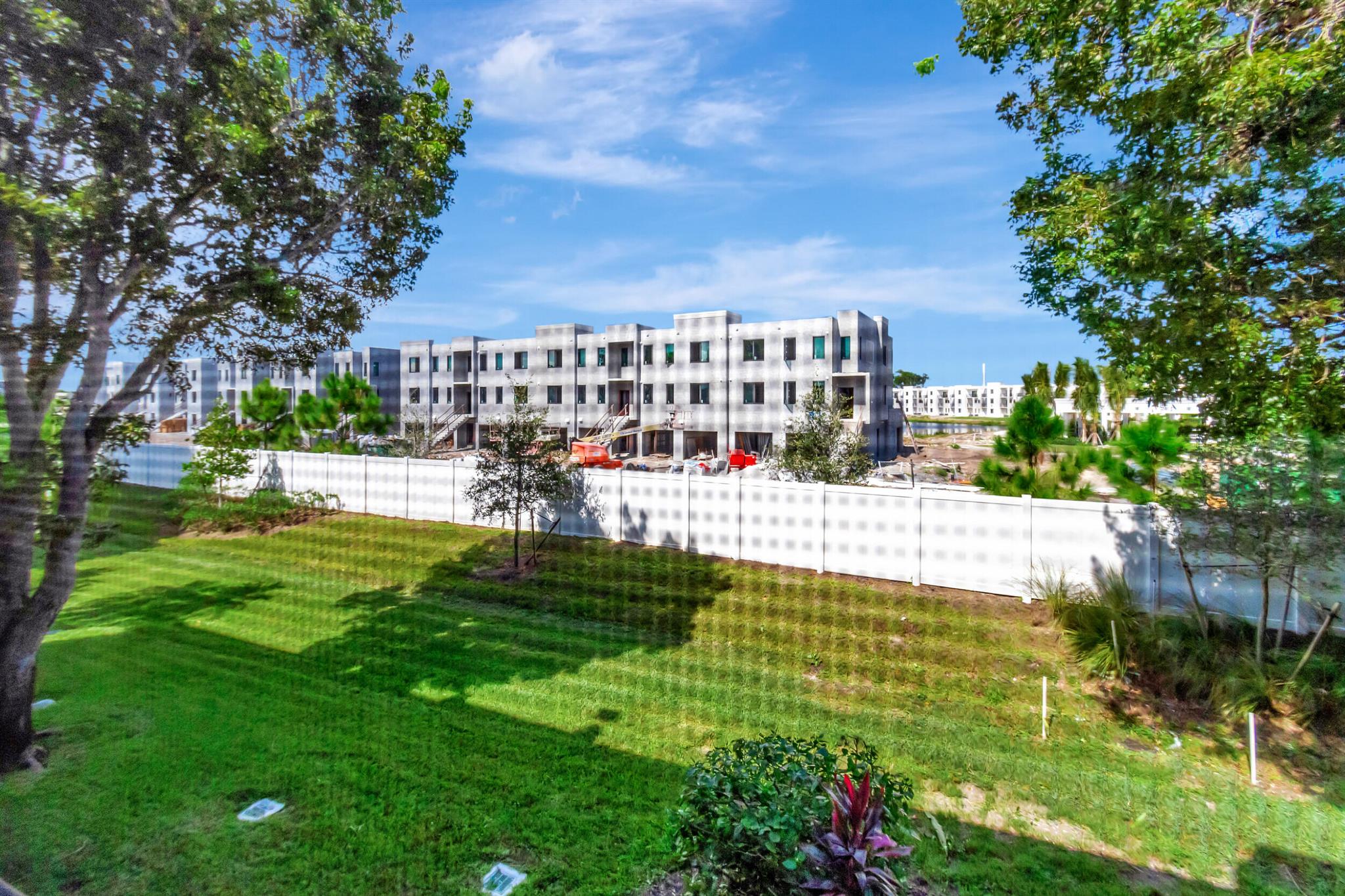 FOUNTAINS OF PALM BEACH C - Residential